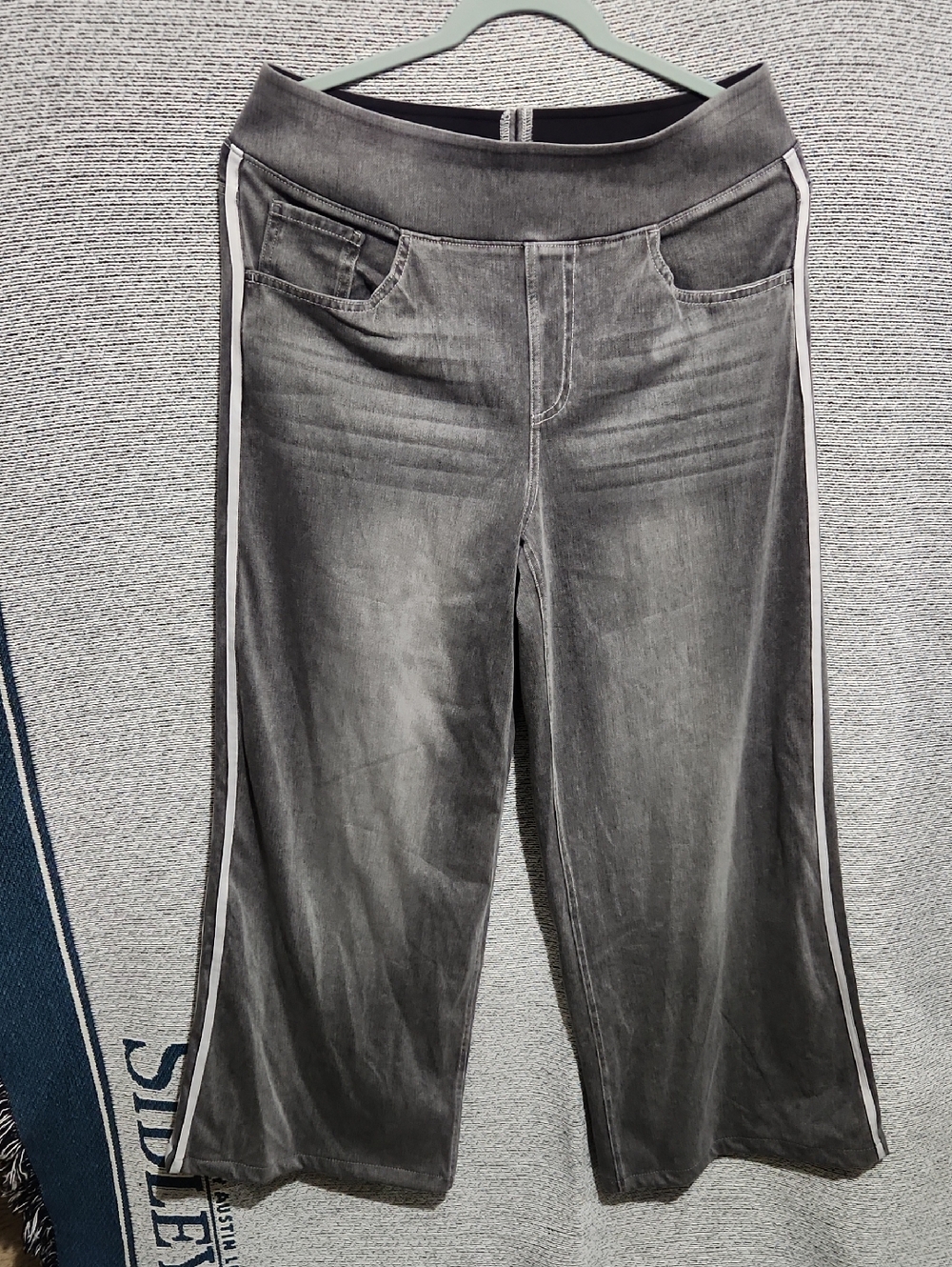 Halara Gray Wide-Leg Jeans with Side Stripe